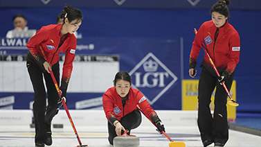 得异常艰难 得异常艰难